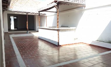 CASA EN VENTA PLAZOLETA PERALTA GIRON