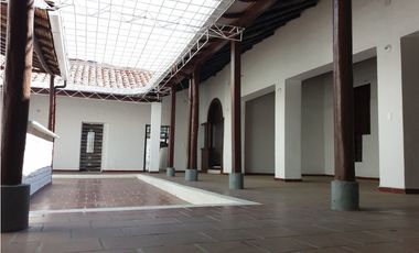 CASA EN VENTA PLAZOLETA PERALTA GIRON