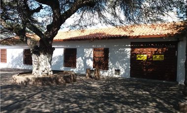CASA EN VENTA PLAZOLETA PERALTA GIRON