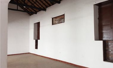 CASA EN VENTA PLAZOLETA PERALTA GIRON