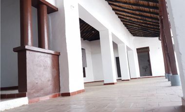 CASA EN VENTA PLAZOLETA PERALTA GIRON