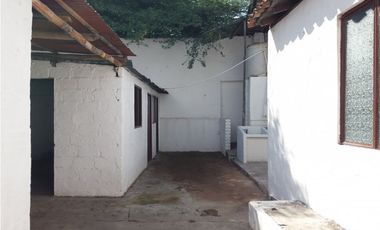 CASA EN VENTA PLAZOLETA PERALTA GIRON