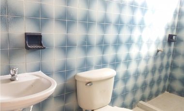 CASA EN VENTA PLAZOLETA PERALTA GIRON