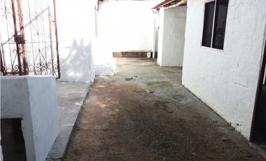 CASA EN VENTA PLAZOLETA PERALTA GIRON