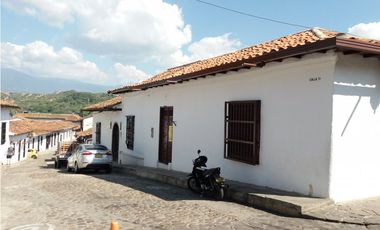 CASA EN VENTA PLAZOLETA PERALTA GIRON