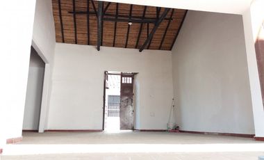 CASA EN VENTA PLAZOLETA PERALTA GIRON