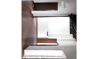 CASA EN VENTA PLAZOLETA PERALTA GIRON