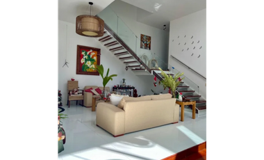 Se alquila casa en altos de golf