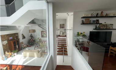 Se alquila casa en altos de golf