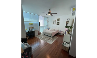 Se alquila casa en altos de golf