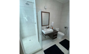 Se alquila casa en altos de golf