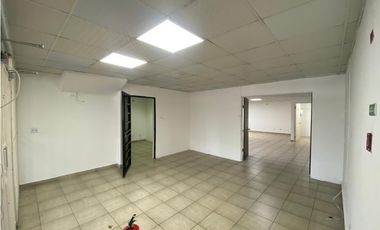 Se Alquila estratégico Local  en el Ingenio a Pasos de la Estación