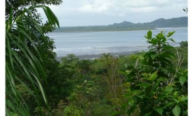 Se Vende terreno en Bahía  Boca Brava