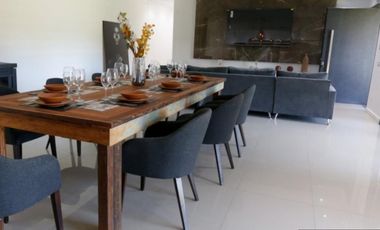 Casa en venta de 4 dormitorios c/ cochera en San Vicente