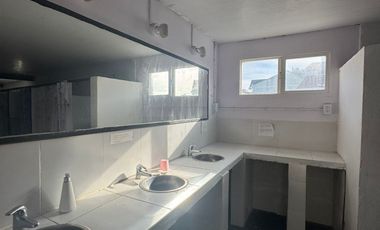 Se alquila Hostel en Faro Norte.