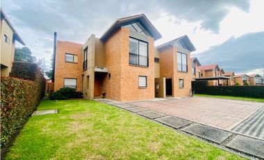 VENDO CASA DE 169M2 HACIENDA FONTANAR