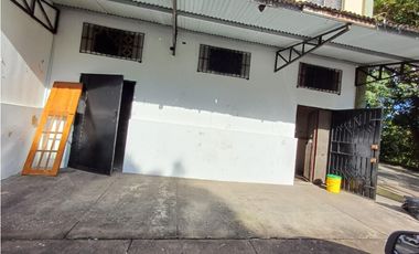 ¡SE VENDE !  Local comercial en Tumba Muerto