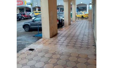 ¡SE VENDE !  Local comercial en Omar Torijos