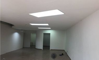 ¡SE VENDE!! Excelente Local Comercial en la Cresta
