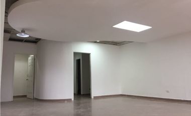 ¡SE VENDE!! Excelente Local Comercial en la Cresta
