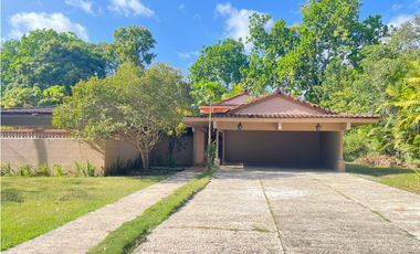 ¡¡SE VENDE!! ESPECTACULAR CASA RESIDENCIAL en LAS CUMBRES