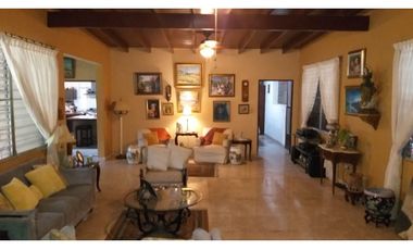 ¡¡SE VENDE !! Prodigiosa casa residencial en LAS CUMBRES