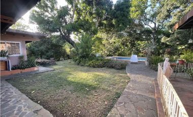 ¡¡SE VENDE !! Prodigiosa casa residencial en LAS CUMBRES