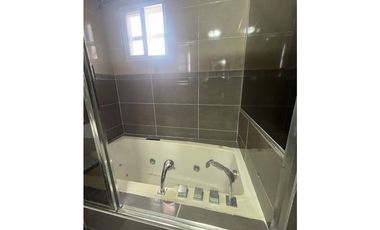 Se vende o alquila casa de 3 pisos en Limajo, San Miguelito