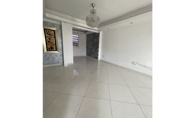 Se vende o alquila casa de 3 pisos en Limajo, San Miguelito