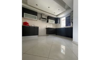 Se vende o alquila casa de 3 pisos en Limajo, San Miguelito