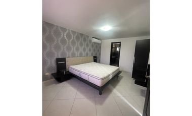 Se vende o alquila casa de 3 pisos en Limajo, San Miguelito