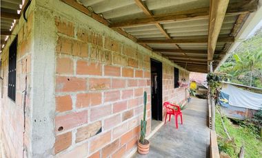 Se vende casa campestre por terminar en San Roque, Antioquia