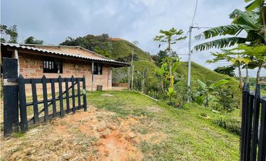 Se vende casa campestre por terminar en San Roque, Antioquia