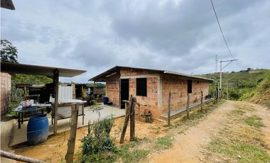 Se vende casa campestre por terminar en San Roque, Antioquia