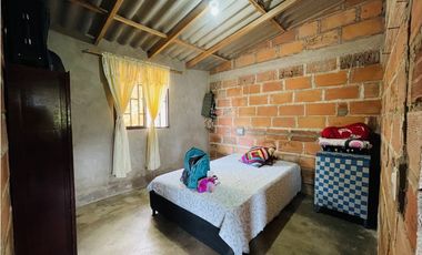 Se vende casa campestre por terminar en San Roque, Antioquia