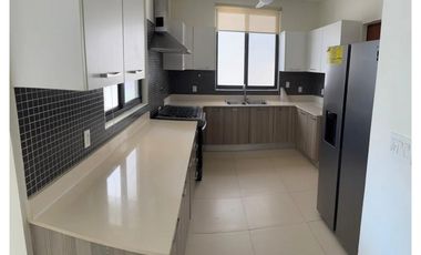 ¡SE ALQUILA/VENDE !CASA EN RIVER VALLEY - PANAMA PACIFICO/HOWARD