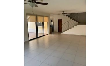 ¡SE ALQUILA/VENDE !CASA EN RIVER VALLEY - PANAMA PACIFICO/HOWARD