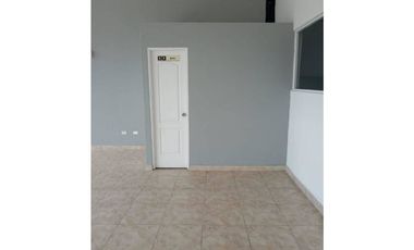 ¡¡SE VENDE !! Bodega Comercial en Las Mañanitas