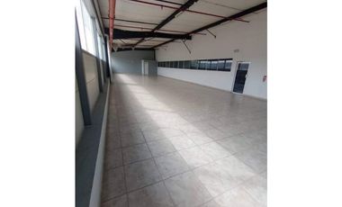 ¡¡SE VENDE !! Bodega Comercial en Las Mañanitas