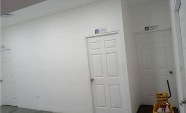 ¡¡SE VENDE !! Bodega Comercial en Las Mañanitas