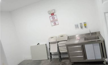 ¡¡SE VENDE !! Bodega Comercial en Las Mañanitas