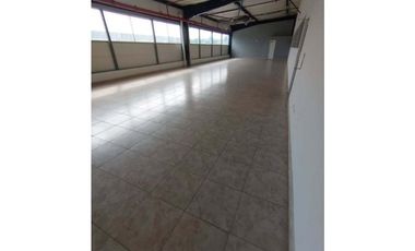 ¡¡SE VENDE !! Bodega Comercial en Las Mañanitas