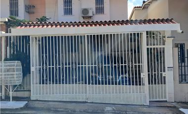 VENTA DE CASA EN CONDADO DEL REY