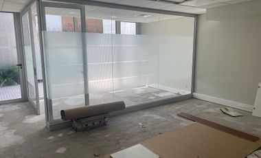 MAGNIFICO LOCAL COMERCIAL PLENO BARRIO EL GOLF