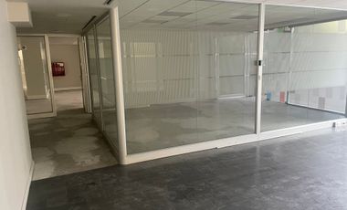 MAGNIFICO LOCAL COMERCIAL PLENO BARRIO EL GOLF