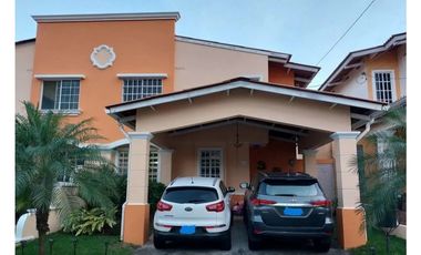 VENTA DE CASA EN VILLA LUCRE