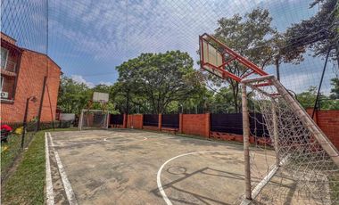 VENDO CASA  DE TRES PISOS EN LA HACIENDA, AL SUR DE CALI