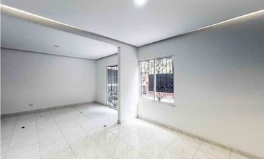 VENDO CASA  DE TRES PISOS EN LA HACIENDA, AL SUR DE CALI