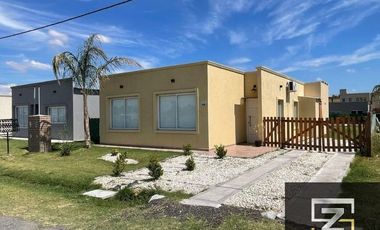 Casa en venta a estrenar en Laguna Azul 2. Financiada
