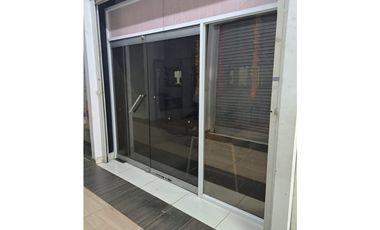 Excelente local  en centro comercial en Jamundi